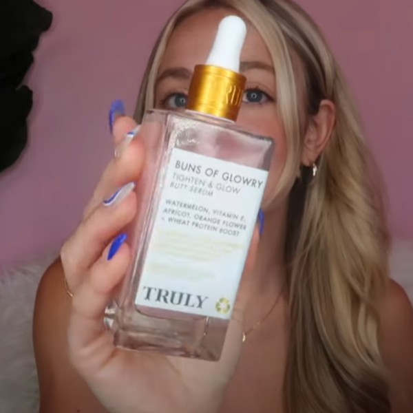 holding buns of glowry